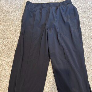 Lululemon Capri Pants - Like New